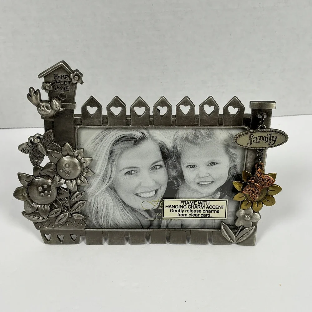 Vtg Fetco Pewter Family Charm PhotoFrame Picket Fence Flowers Country Garden